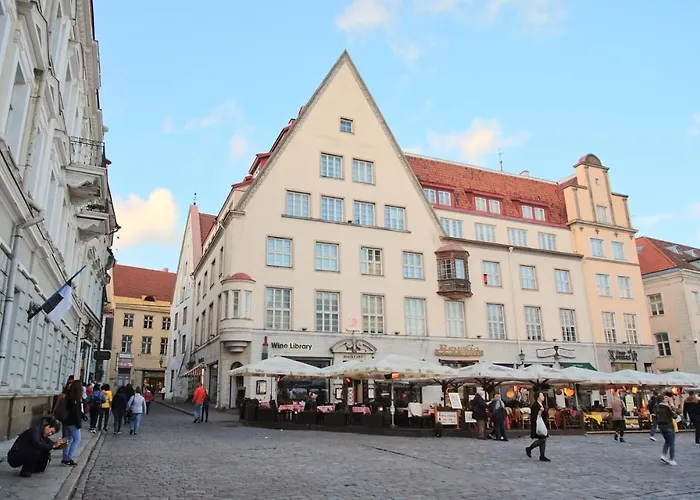 Dream - Main Square With Picturesque View Apartment