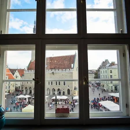 Dream - Main Square With Picturesque View *